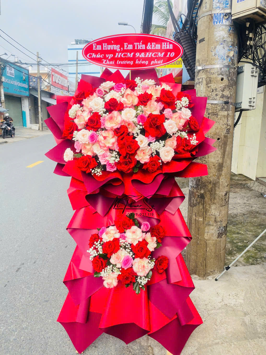 Kệ hoa khai trương 032