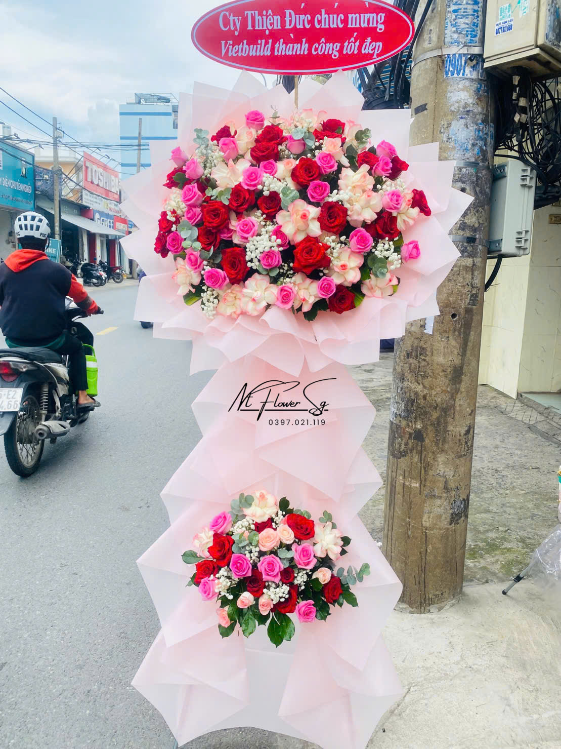Kệ hoa khai trương 037