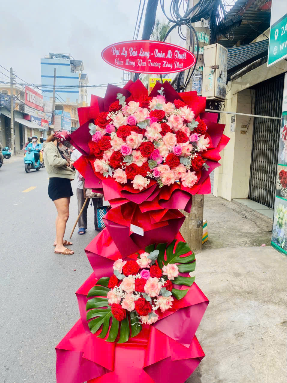 Kệ hoa khai trương 040