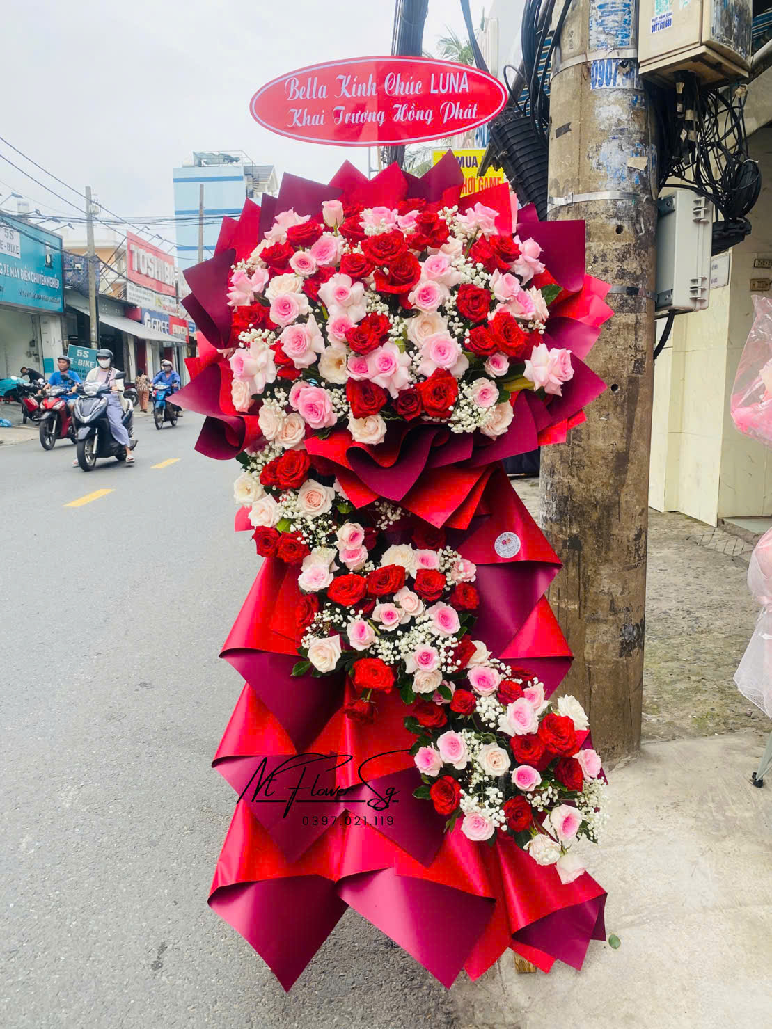 Kệ hoa khai trương 043