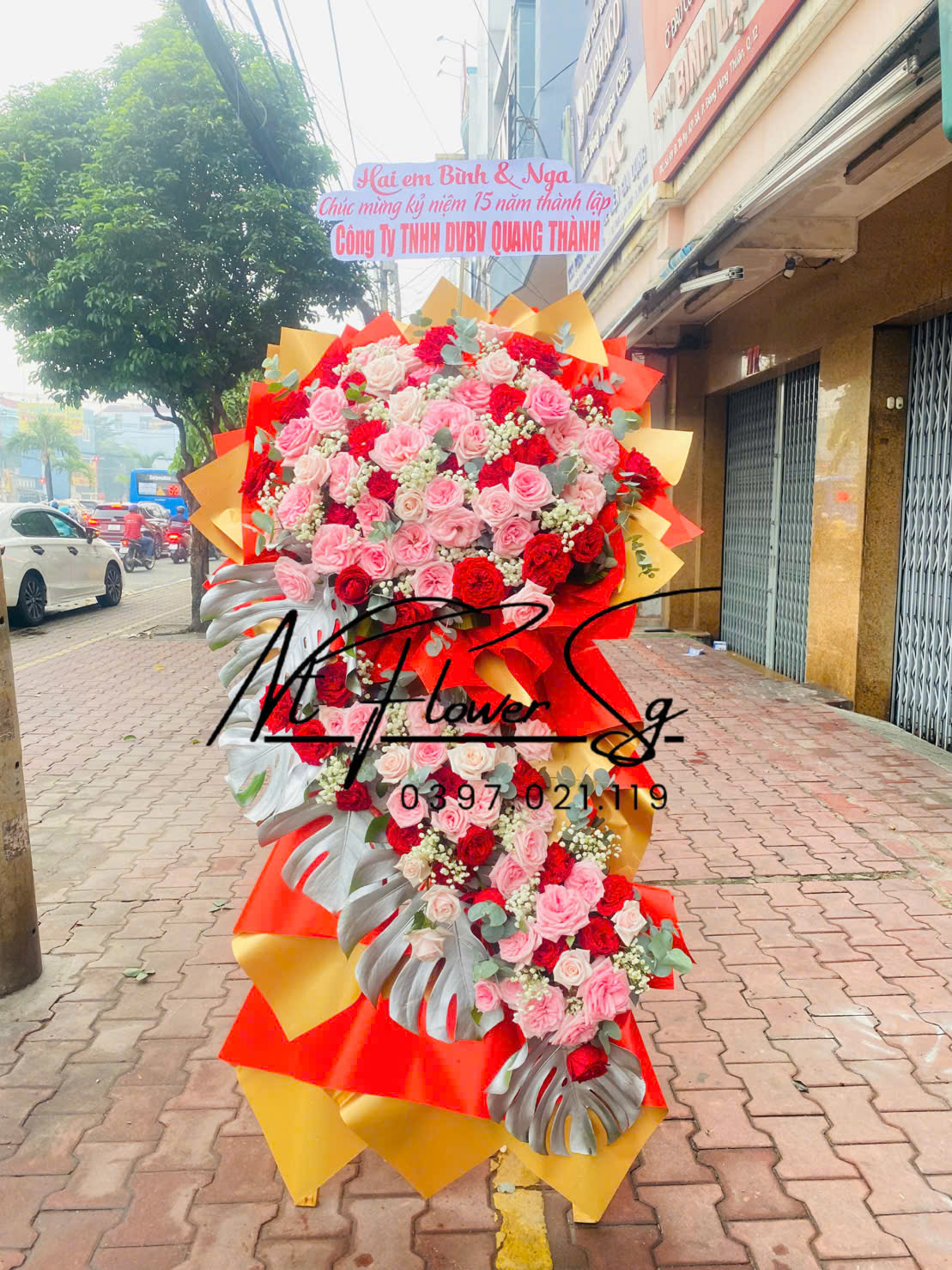 Kệ hoa khai trương 044